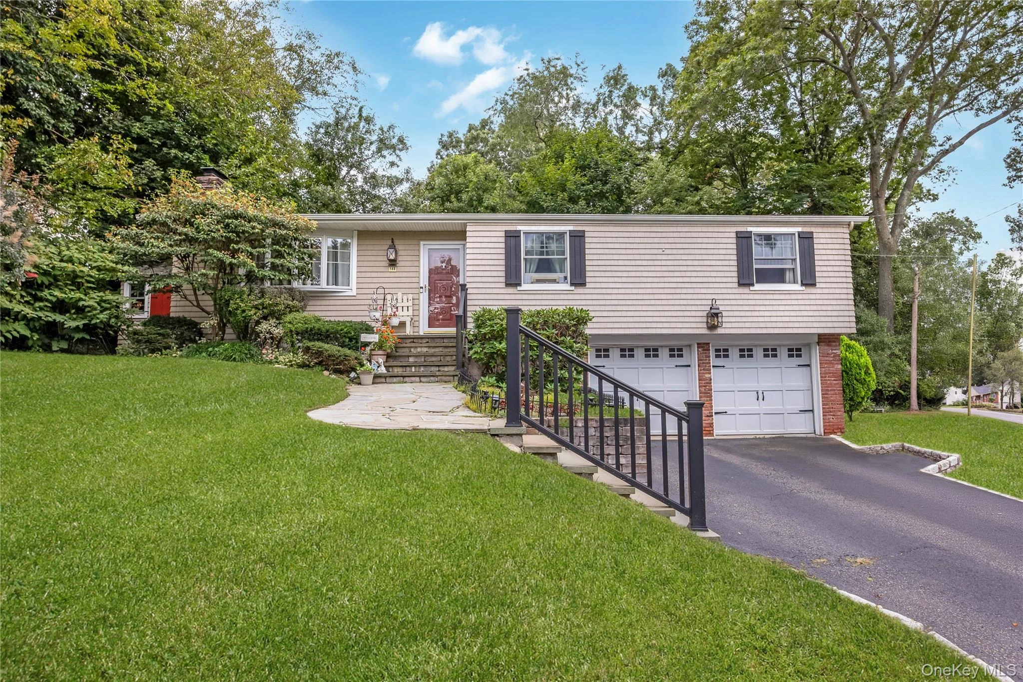 Photograph of 146 Elm Street