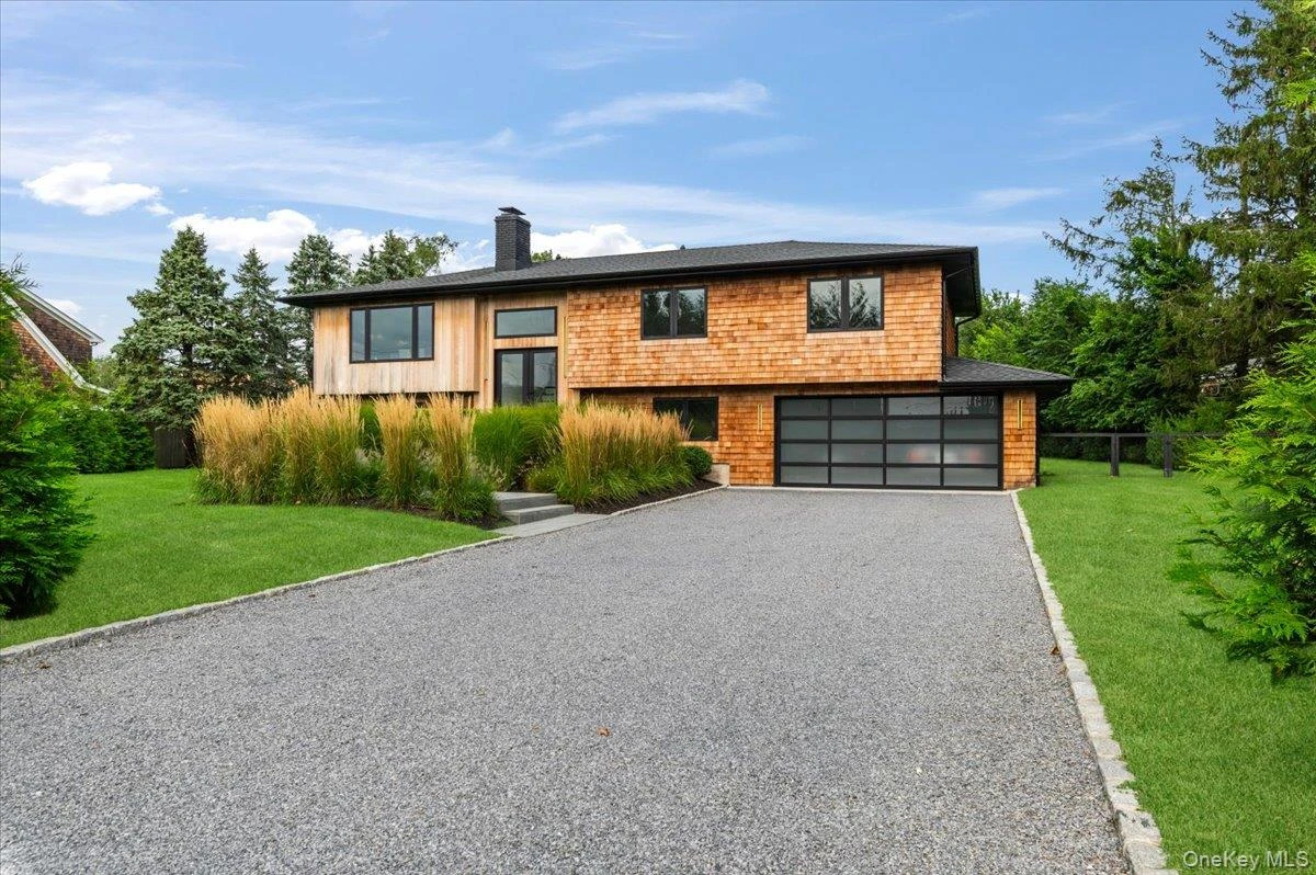 Photograph of 40 Knollwood Drive