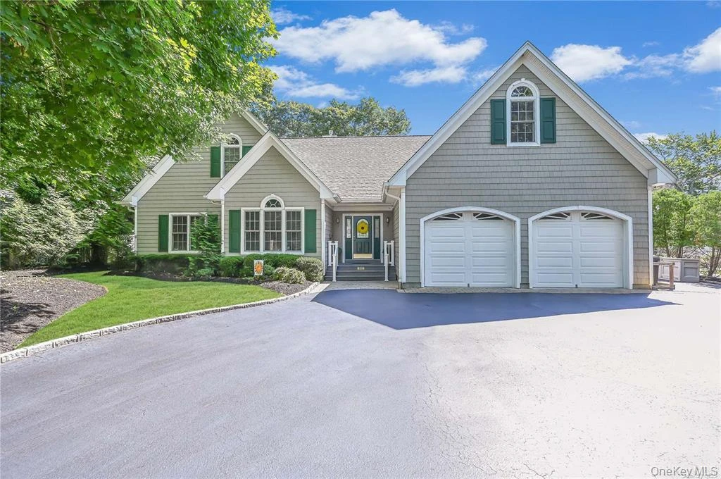 Photograph of 828 Pondview Road