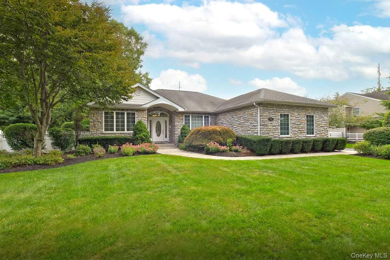Photograph of 299 Pine Acre Boulevard