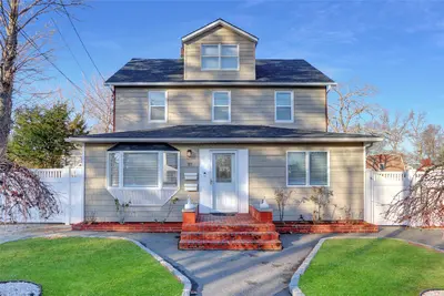 Photograph of 57 Fischer Avenue