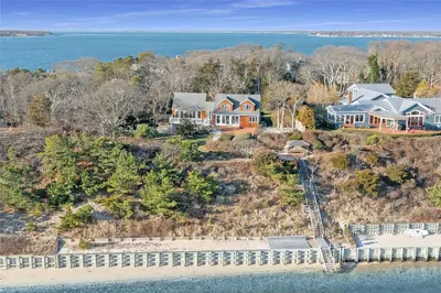 Photograph of 9975 Nassau Point Road