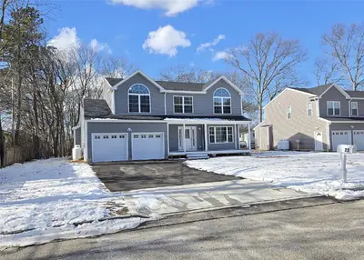 Photograph of 22 Maple Ave