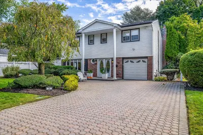 Photograph of 34 Foxwood Road