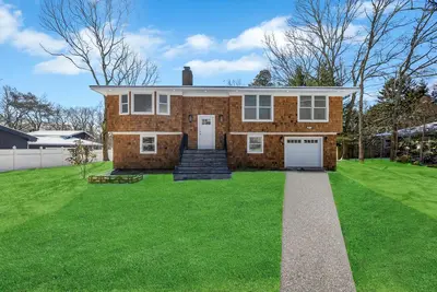 Photograph of 3 Oakville Avenue