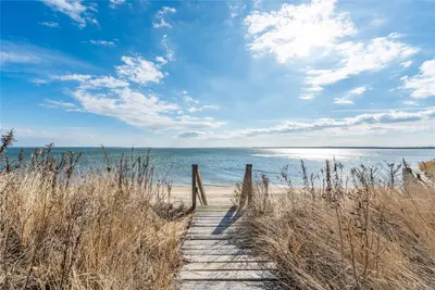 Photograph of 1521 Peconic Bay Boulevard