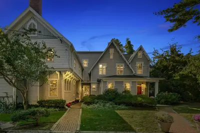 Photograph of 22 Suellen Road