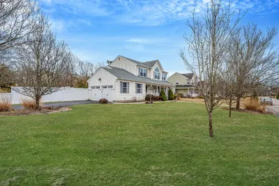 Photograph of 23 Williamsburg Way