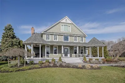 Photograph of 37 Hampton Drive