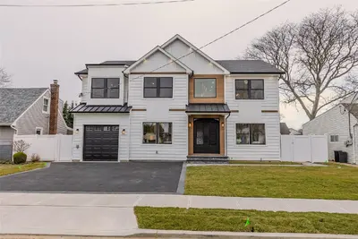 Photograph of 930 Winthrop Drive