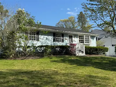 Photograph of 29 Lakeview Drive