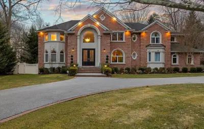 Photograph of 10 Red Maple Lane