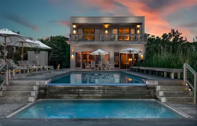Photograph of 61 Bay Walk