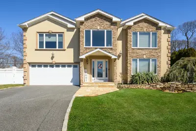 Photograph of 50 Townline Court