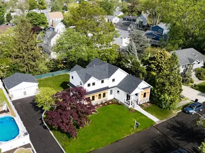 Photograph of 148 5th Street