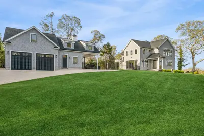 Photograph of 1465 Harbor Lane