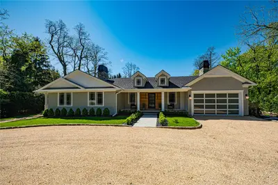 Photograph of 100 Greenlawn Road