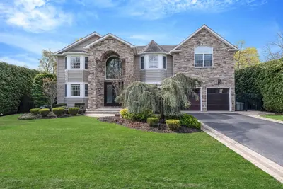 Photograph of 184 Hickory Lane