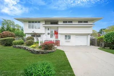 Photograph of 1070 Candlewood Road