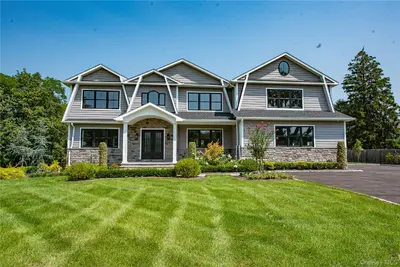 Photograph of 107 Cedar Swamp Road