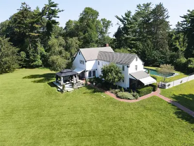 Photograph of 117 Sound Road