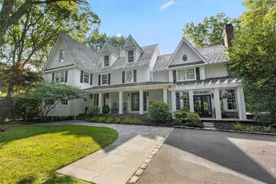 Photograph of 2 Waterview Lane
