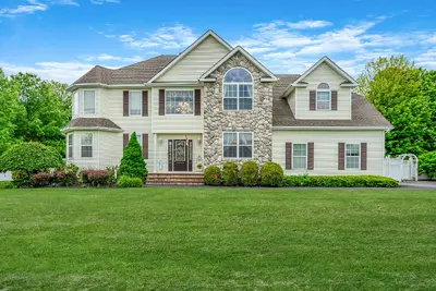 Photograph of 4 Monticello Drive