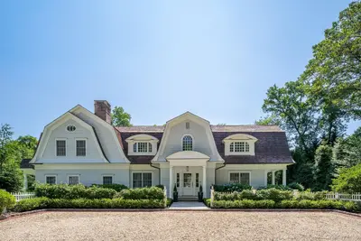 Photograph of 8 East Huxley Drive
