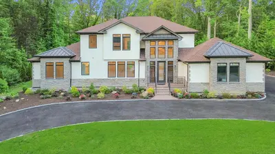 Photograph of 21 Arista Drive