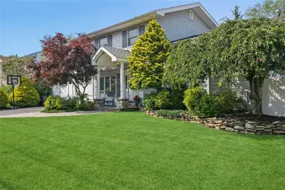 Photograph of 7 Nantucket Lane