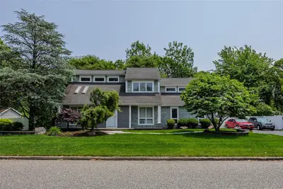 Photograph of 335 Parkside Avenue