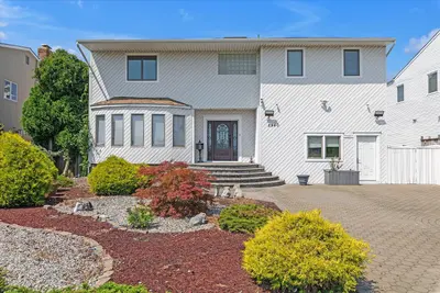 Photograph of 2940 Lee Place
