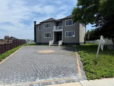Photograph of 264 Shore Drive