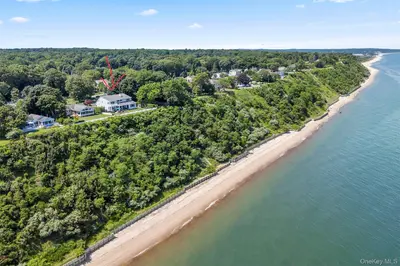 Photograph of 41 Seacliff Avenue