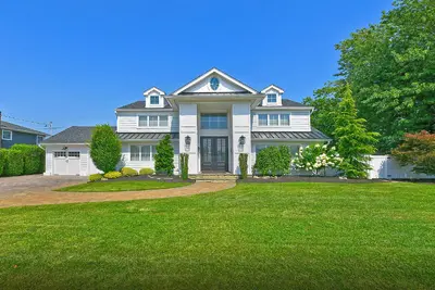 Photograph of 72 Ripplewater Avenue