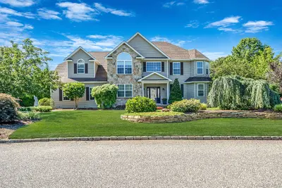 Photograph of 8 Monticello Drive