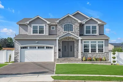 Photograph of 6 Vera Avenue