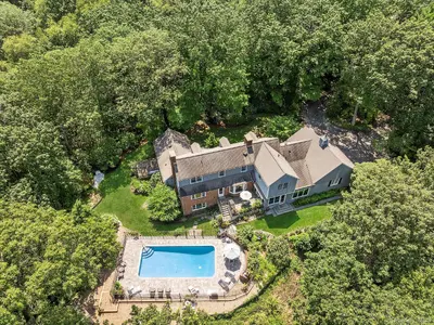 Photograph of 19 Beach Plum Drive