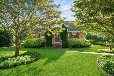 Photograph of 839 Pondview Road