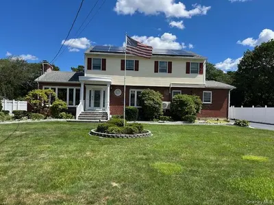 Photograph of 1645 Lincoln Avenue