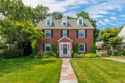 Photograph of 22 Oakdale Road