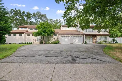 Photograph of 236 Northfield Road