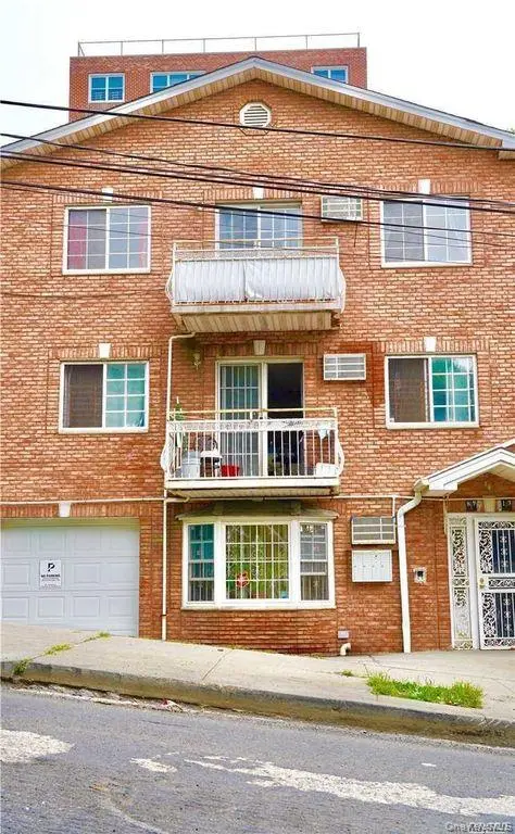 Photograph of 8713 164th Street