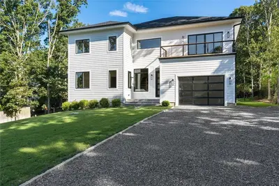 Photograph of 1025 Cove Road