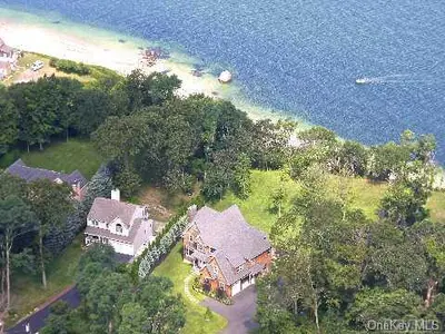 Photograph of 34 Waterview Court