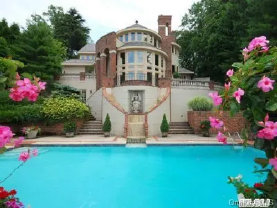 Photograph of 6 Shorecliff Place