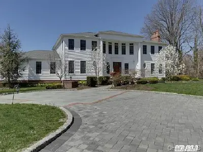 Photograph of 122 Old Field Road
