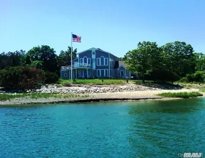 Photograph of 1700 Cedar Point Drive
