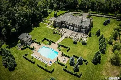 Photograph of 33 Chicken Valley Road