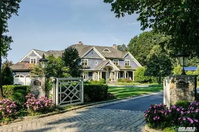 Photograph of 49 Cedar Lane